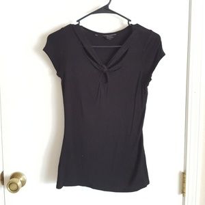 Guess keyhole top